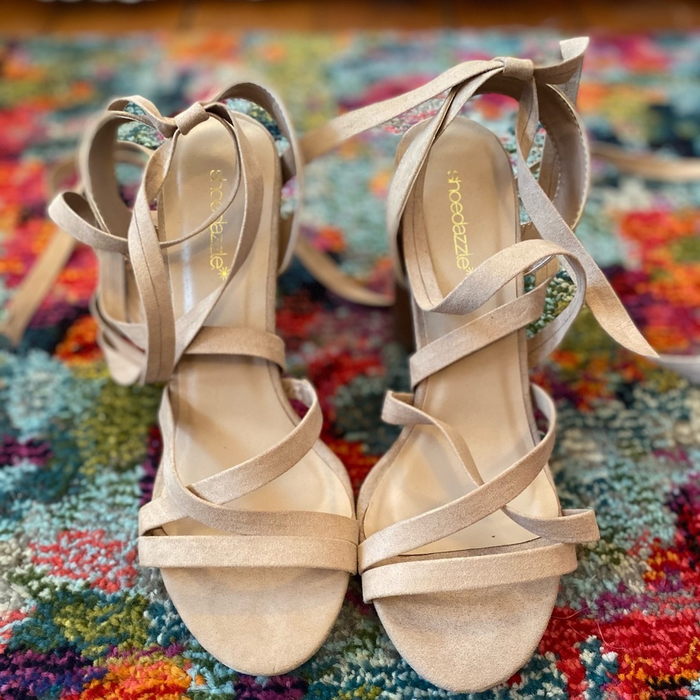 Tan heel shoes